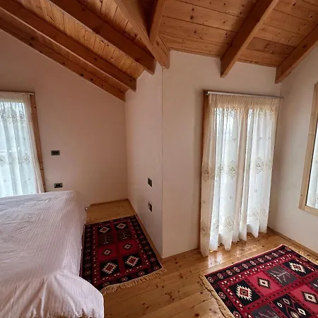 Ana Tjeter Bed & Breakfast